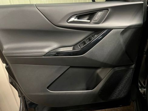 Used 2025 Chevrolet Equinox LT w/ Midnight Edition image 12