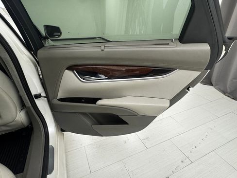 Used 2014 Cadillac XTS Platinum image 14