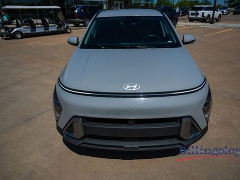 Used 2025 Hyundai Kona SEL AWD/4WD image 8