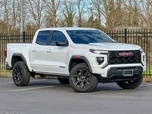 Used 2025 GMC Canyon Elevation AWD/4WD image 2