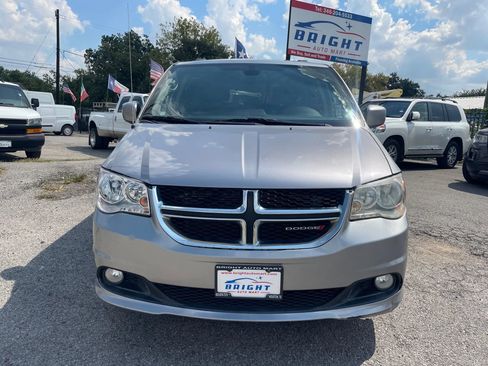 Used 2019 Dodge Grand Caravan SXT FWD image 1