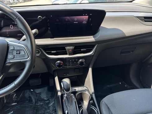 Used 2025 Buick Encore GX Preferred FWD image 21