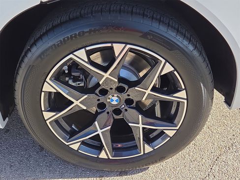 Used 2025 BMW X3 xDrive30i w/ Premium Package image 11