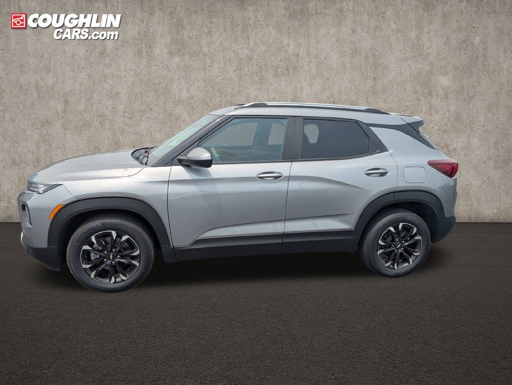 Used 2023 Chevrolet TrailBlazer LT w/ Convenience Package FWD image 4