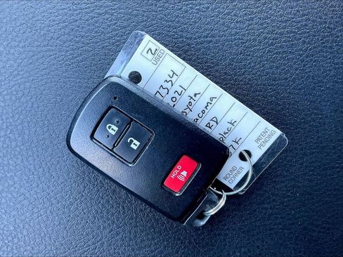 Used 2021 Toyota Tacoma TRD Off-Road w/ Technology Package image 23