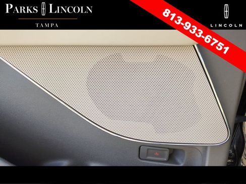 Used 2023 Lincoln Aviator Standard w/ Premium Package image 18