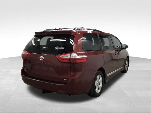 Used 2018 Toyota Sienna LE w/ Protection Package image 14
