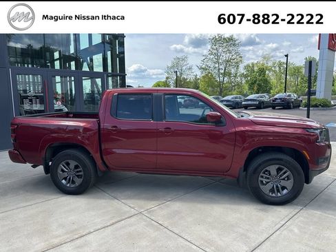 Used 2025 Nissan Frontier SV w/ Tow Package AWD/4WD image 5