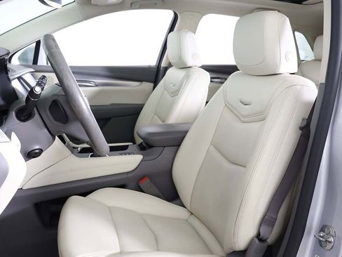 Used 2018 Cadillac XT5 Luxury w/ Driver Awareness Package image 33