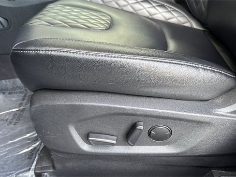 Used 2024 Ford Edge Titanium image 13