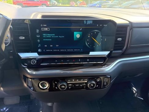 Used 2023 Chevrolet Silverado 1500 LT AWD/4WD image 21