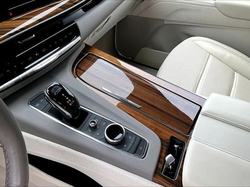 Used 2024 Cadillac Escalade Sport Platinum w/ LPO, ONYX Package AWD/4WD image 30