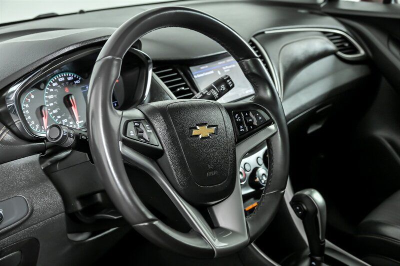 Used 2020 Chevrolet Trax LT AWD/4WD image 20