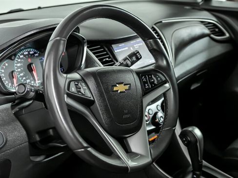 Used 2020 Chevrolet Trax LT w/ Driver Confidence Package AWD/4WD image 20