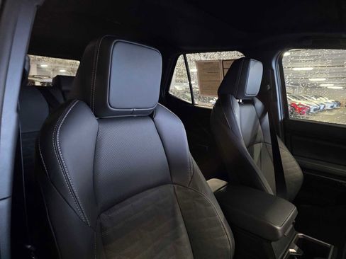 Certified 2025 Toyota 4Runner TRD Off-Road Premium image 13