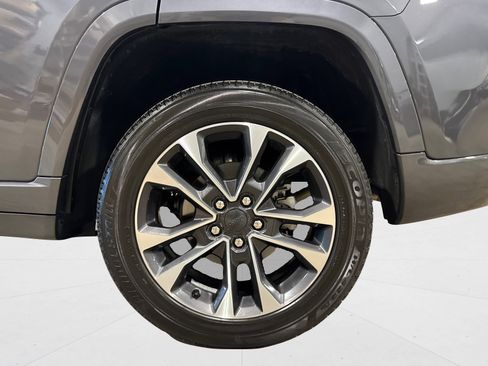 Used 2022 Jeep Grand Cherokee Overland w/ Luxury Tech Group IV image 53