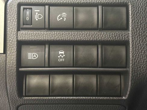 Used 2024 Toyota Tacoma TRD Off-Road image 18