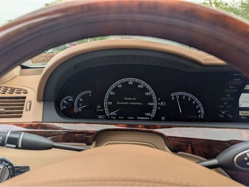 Used 2010 Mercedes-Benz S 550 4MATIC image 24