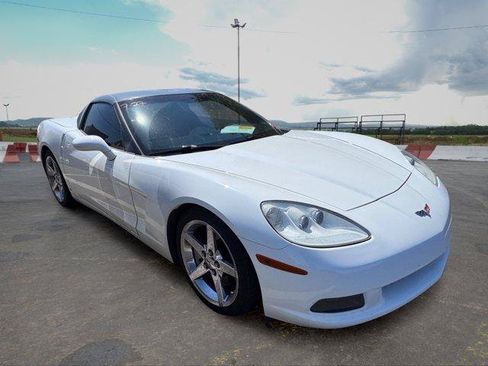 Used 2008 Chevrolet Corvette Coupe RWD image 2