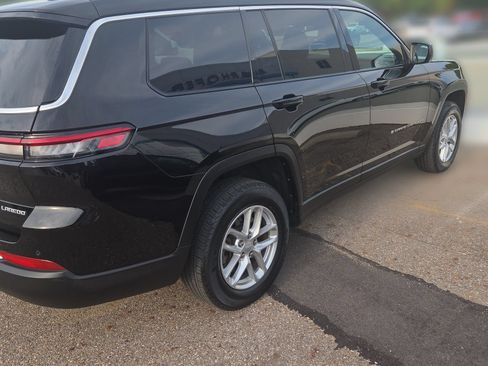Used 2024 Jeep Grand Cherokee L Laredo AWD/4WD image 3