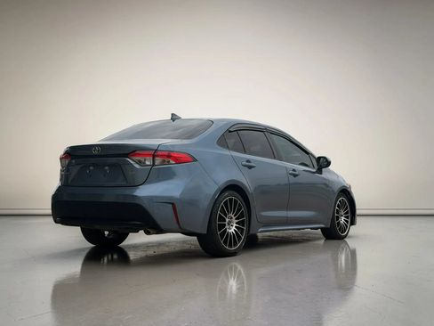 Used 2021 Toyota Corolla LE FWD image 3