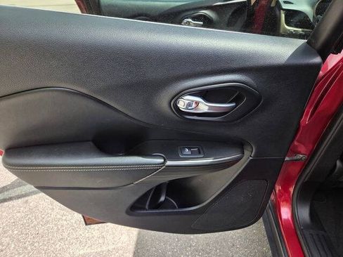 Used 2014 Jeep Cherokee Limited FWD image 36