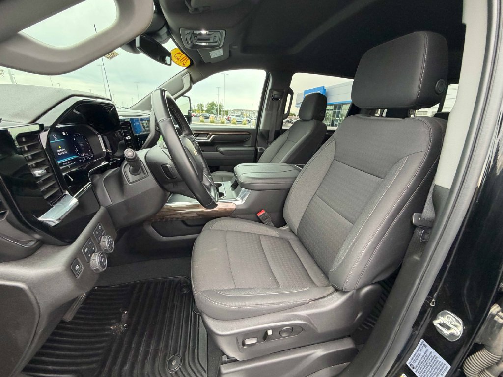 Used 2025 Chevrolet Silverado 3500 LT w/ All Star Edition AWD/4WD image 18