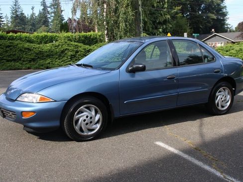 Used 1997 Chevrolet Cavalier LS w/ Preferred Equipment Group 1 FWD image 1