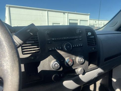 Used 2013 Chevrolet Silverado 2500 W/T image 9