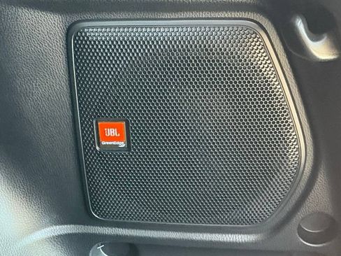 Used 2017 Toyota RAV4 Platinum FWD image 8