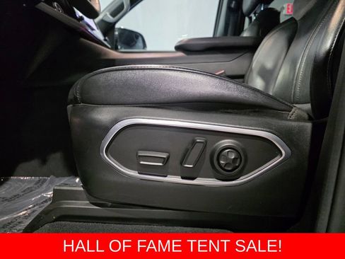 Used 2022 Jeep Wagoneer Series I AWD/4WD image 13