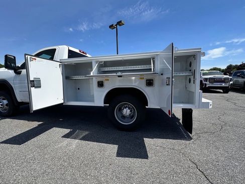New 2025 GMC Sierra 3500 Pro w/ Convenience Package RWD image 28