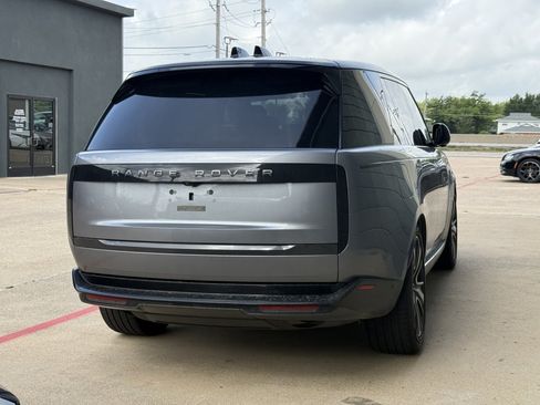 Used 2024 Land Rover Range Rover SE AWD/4WD image 3