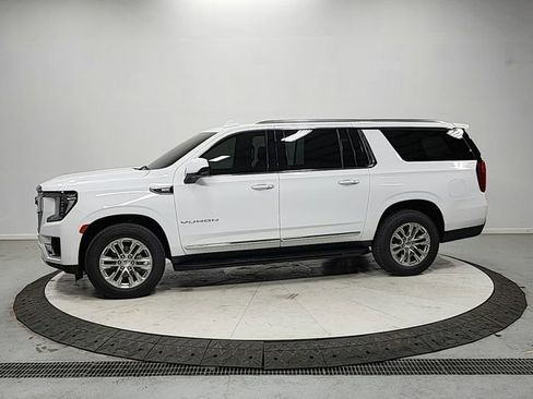 Used 2022 GMC Yukon XL SLT image 4