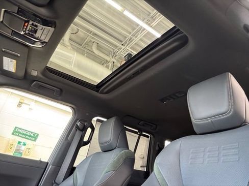 Used 2026 Lexus GX 550 AWD/4WD image 23
