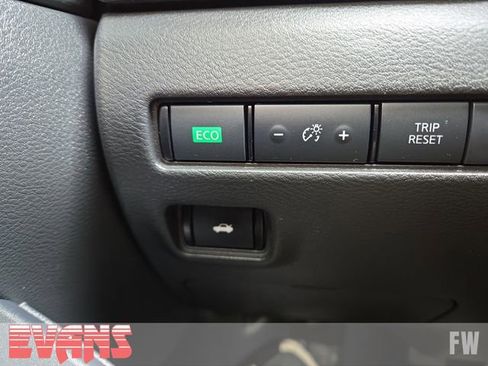 Used 2022 Nissan Sentra SV FWD image 15