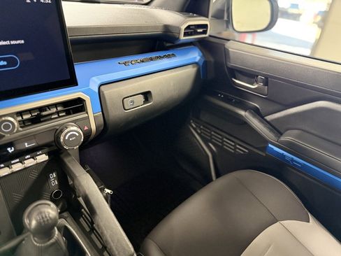 Used 2025 Toyota Tacoma TRD Off-Road image 19