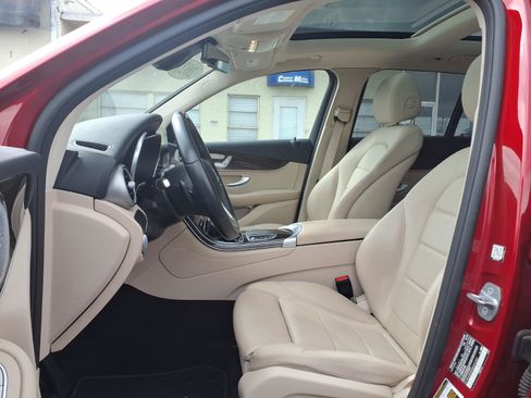 Used 2021 Mercedes-Benz GLC 300 4MATIC image 14