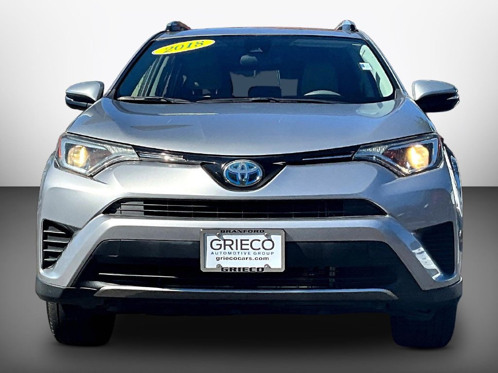 Used 2018 Toyota RAV4 LE AWD/4WD image 2