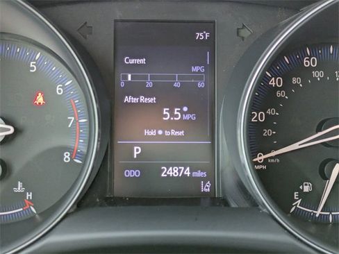 Used 2019 Toyota C-HR LE image 32