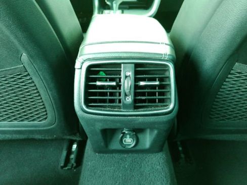 Used 2020 Genesis G70 2.0T image 26