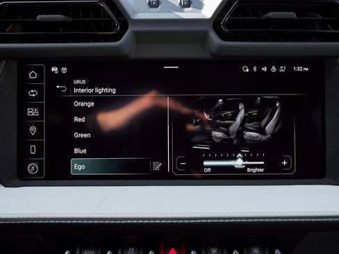 Used 2025 Lamborghini Urus SE image 76