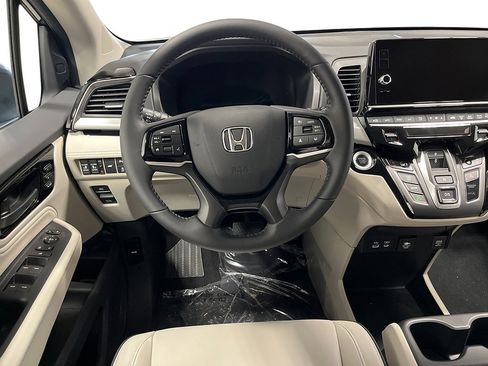 New 2026 Honda Odyssey Touring image 24