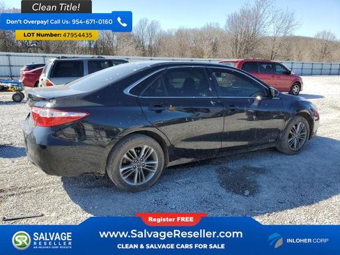 Used 2017 Toyota Camry SE image 4