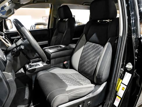 Used 2019 Toyota Tundra SR5 w/ SR5 Upgrade Package AWD/4WD image 42