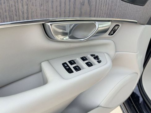 Certified 2023 Volvo XC90 B6 Plus w/ Protection Package image 13