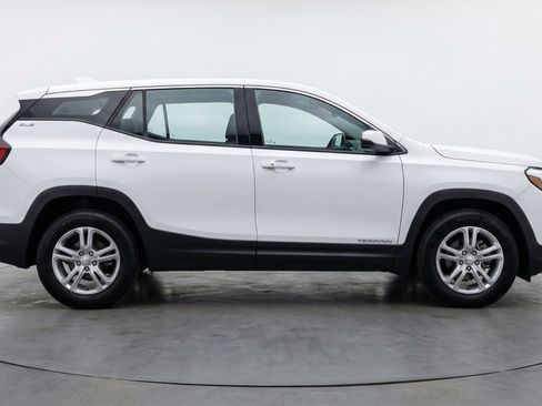 Used 2024 GMC Terrain SLE FWD image 11