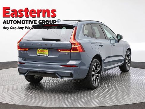 Used 2023 Volvo XC60 B5 Plus AWD/4WD image 5