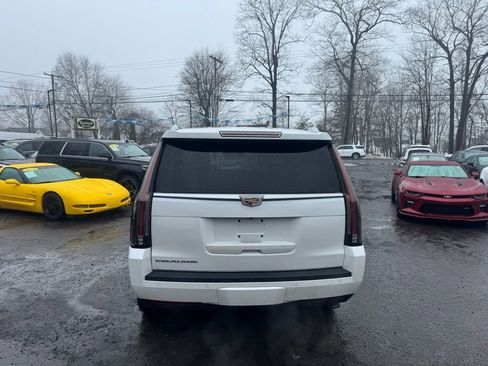 Used 2016 Cadillac Escalade Premium image 9
