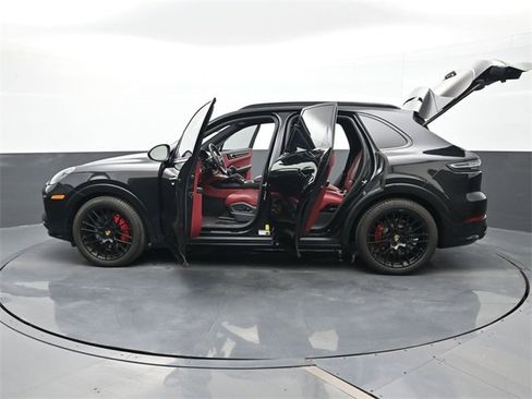Certified 2023 Porsche Cayenne GTS image 30